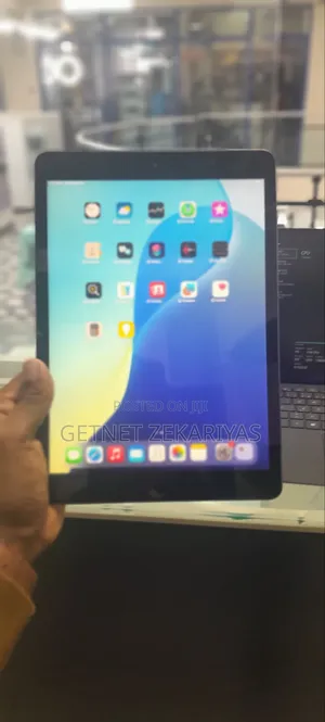 New Apple iPad 10.2 (2019) 128 GB
