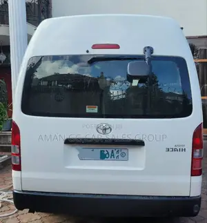 Toyota HiAce 2018 White