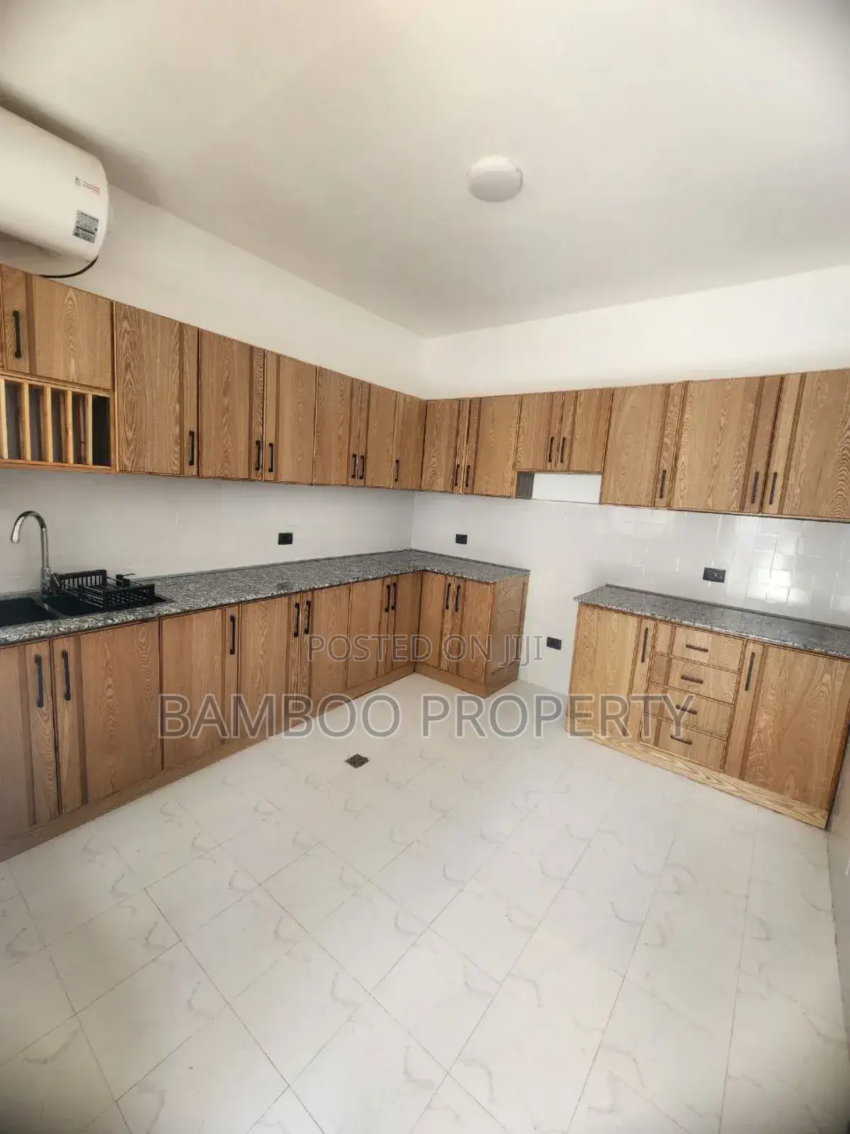 3bdrm House in Bole for rent