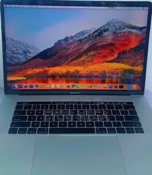 New Laptop Apple MacBook Pro 2017 16GB Intel Core I5 SSD 256GB