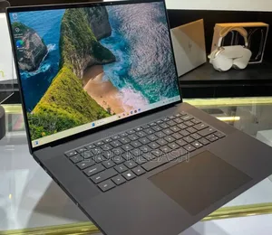 New Laptop Dell Precision 15 3520 64GB Intel Core Ultra 7 SSD 1T