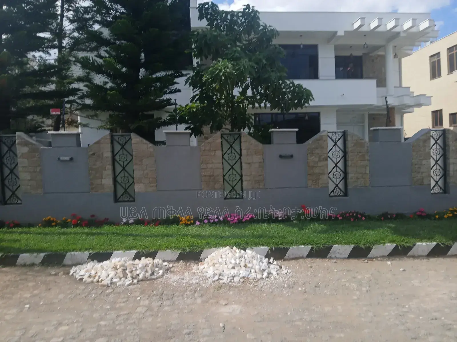 Furnished 7bdrm House in Yeka for sale