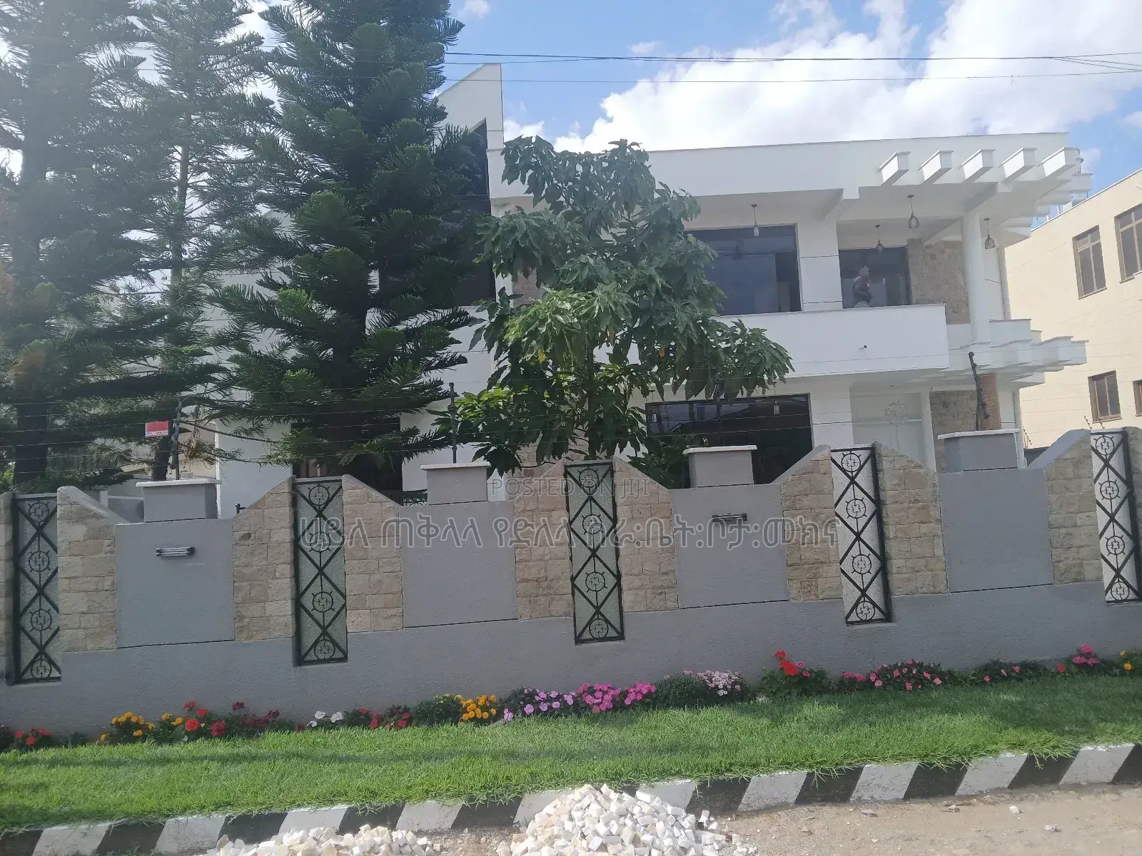 Furnished 7bdrm House in Yeka for sale