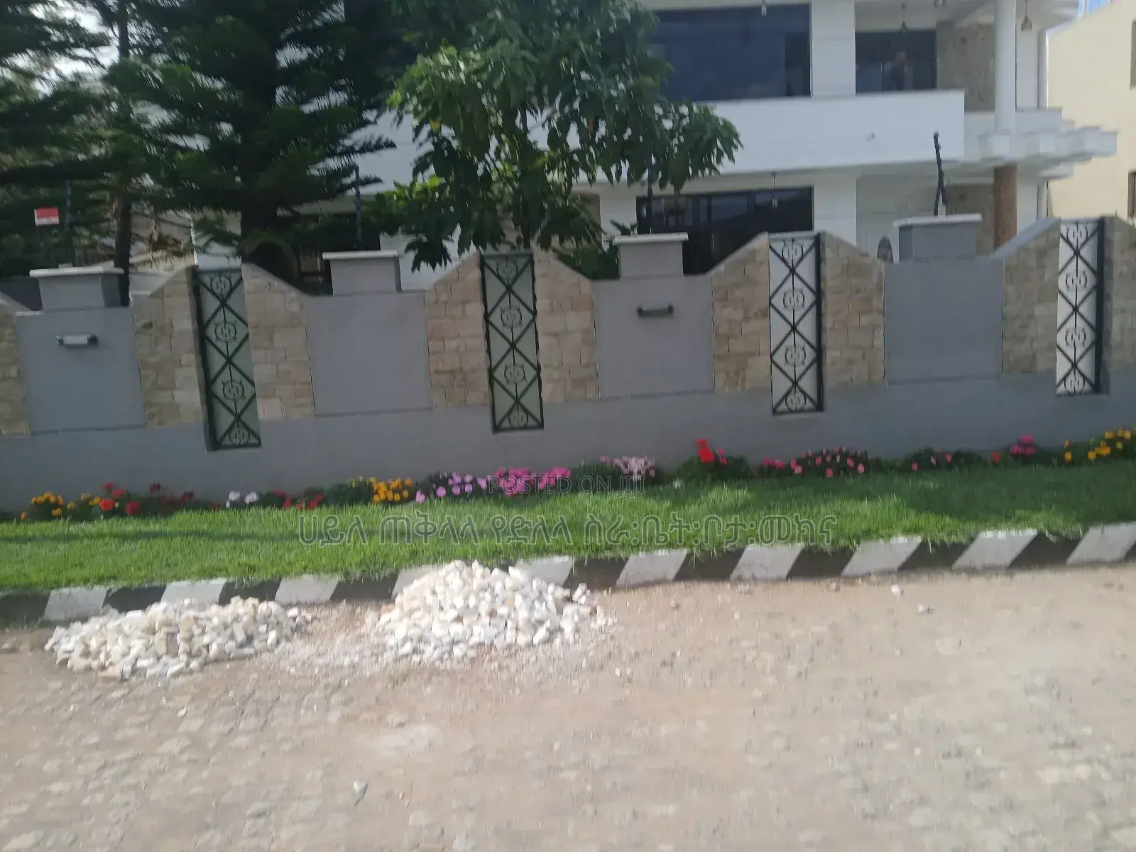 Furnished 7bdrm House in Yeka for sale