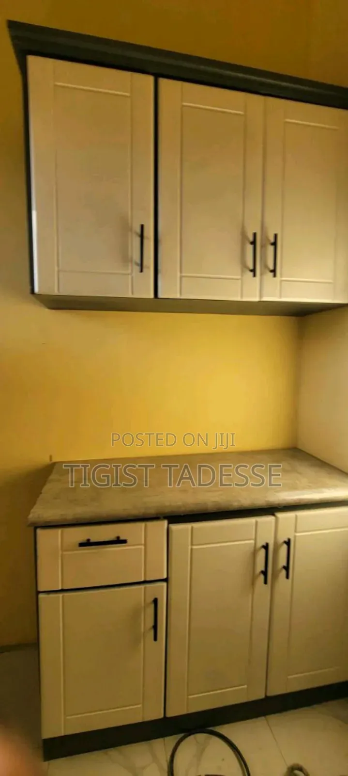 ኪችን ካቢኔት ለቤትዎ ከላይ እና ከታች