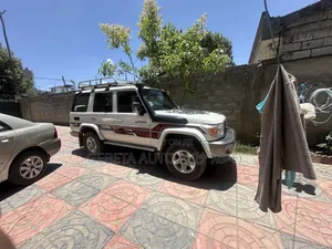 Toyota Land Cruiser 2019 White