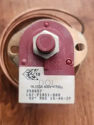 L07-P1051-000 Thermostats