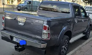 Toyota Hilux 2014 Gray