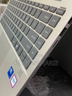 New Laptop HP Envy X360 8GB Intel Core I5 SSD 512GB