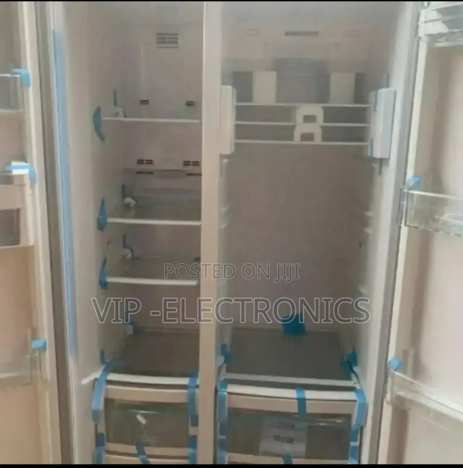 Akira Refrigerator 660l