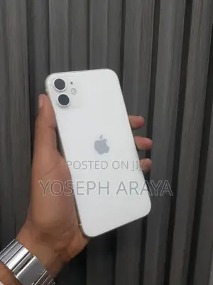 Photo - Apple iPhone 11 64 GB White