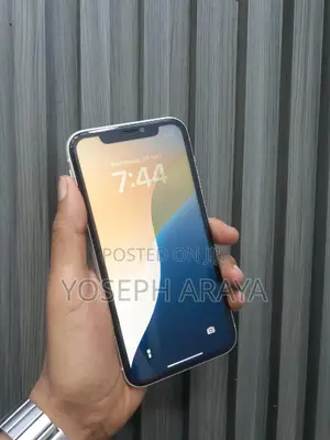 Apple iPhone 11 64 GB White