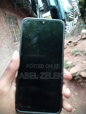 Photo - Samsung Galaxy A30 32 GB Black