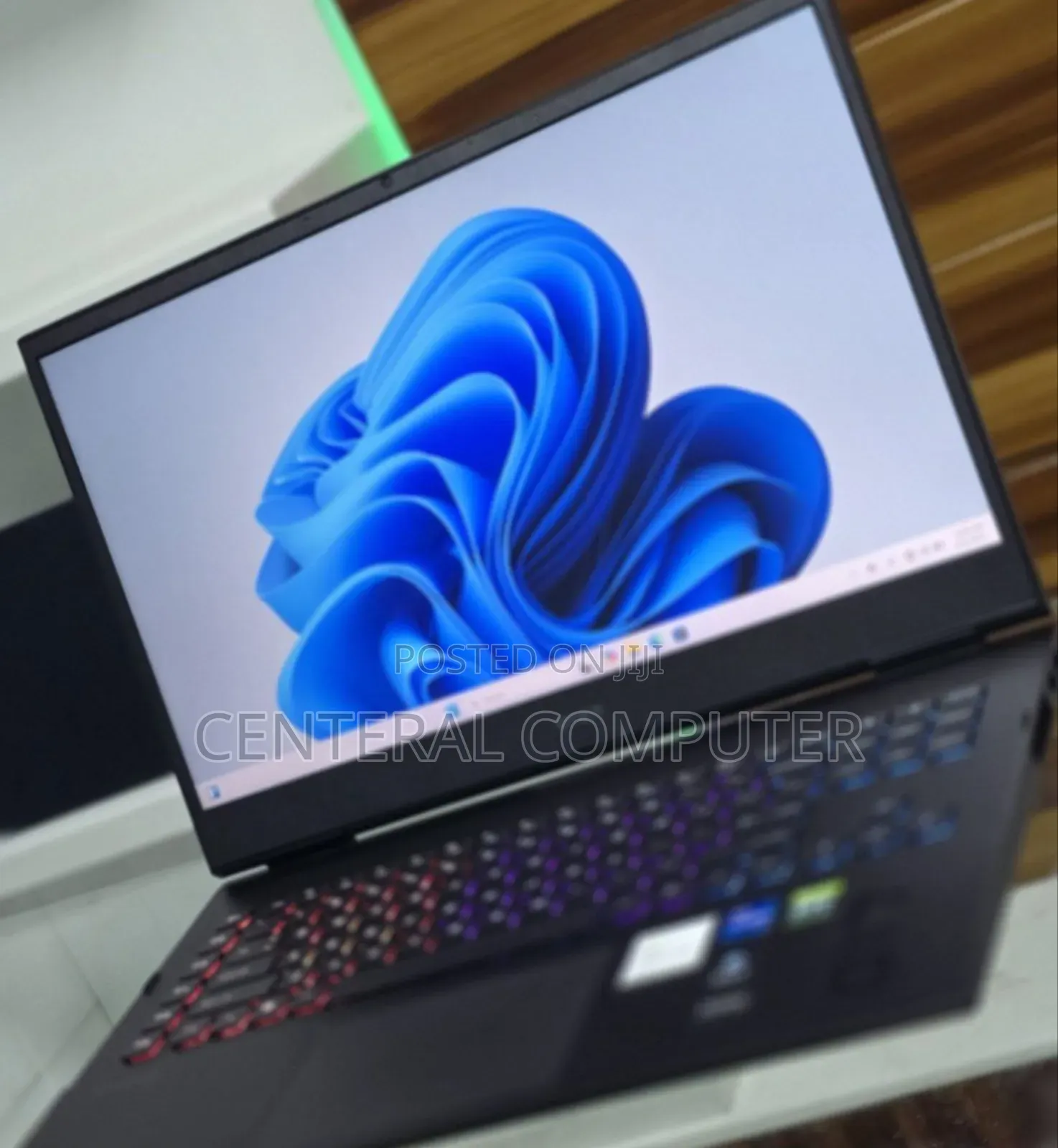 New Laptop HP Omen X 17t 16GB Intel Core I7 SSD 512GB