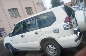 Toyota Land Cruiser Prado 2007 White