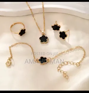 Photo - Full Set Woman Acssoseries