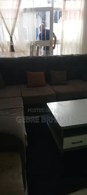 Furnished 1bdrm Apartment in Apartment, Yeka for rent