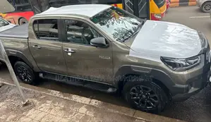 New Toyota Hilux 2024 Green