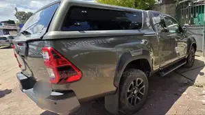 Toyota Hilux 2023 Beige