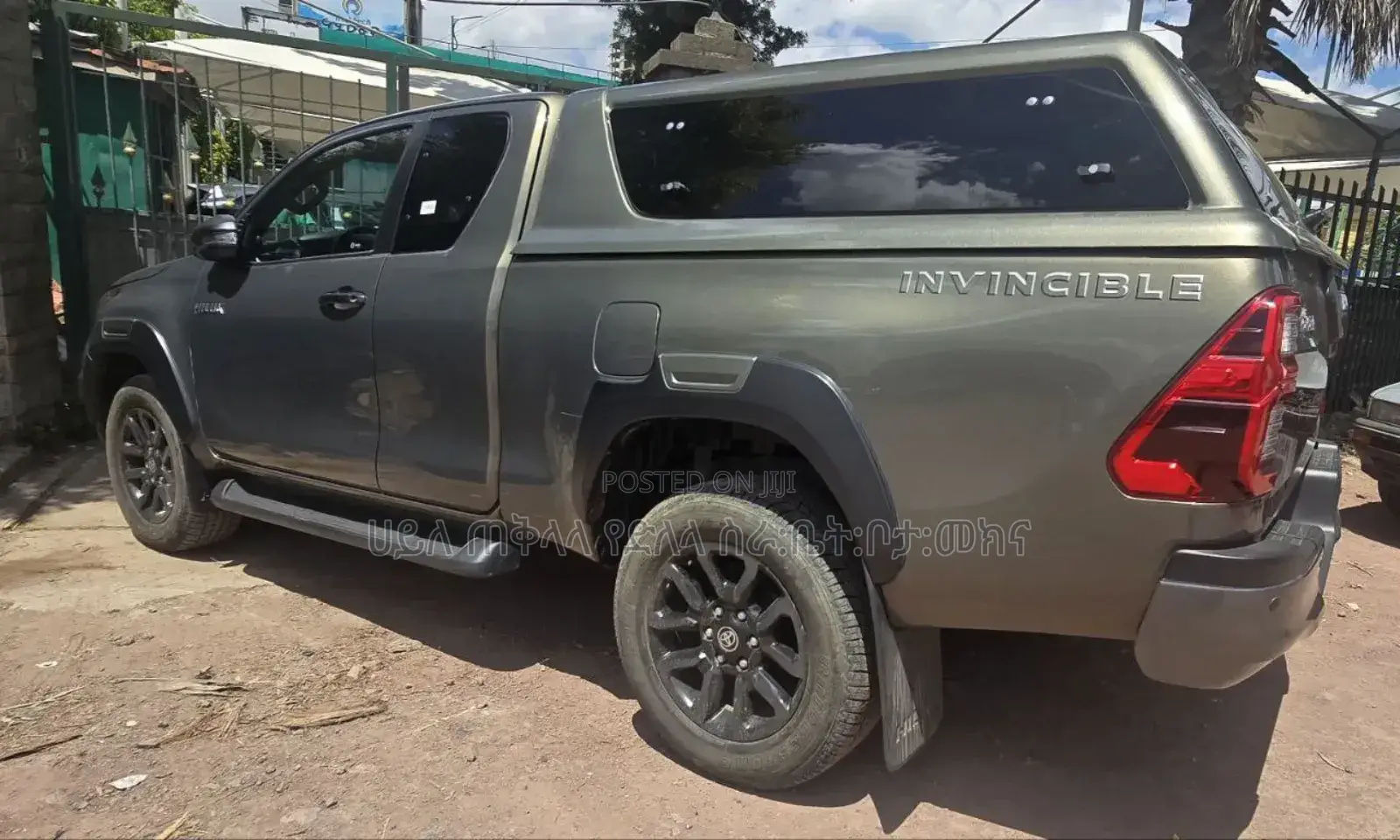 Toyota Hilux 2023 Beige