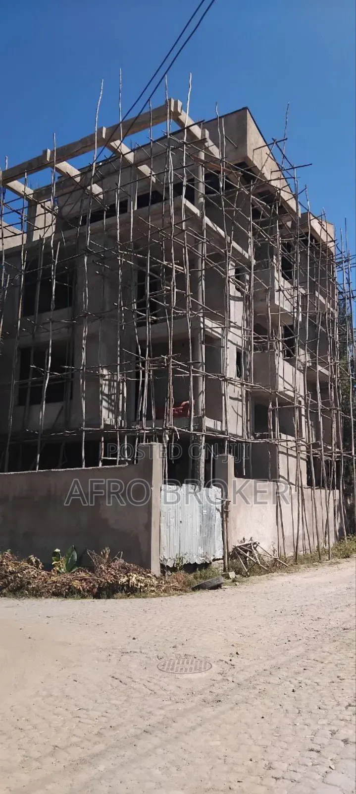 8bdrm House in Lebu Medanialem, Nifas Silk-Lafto for sale