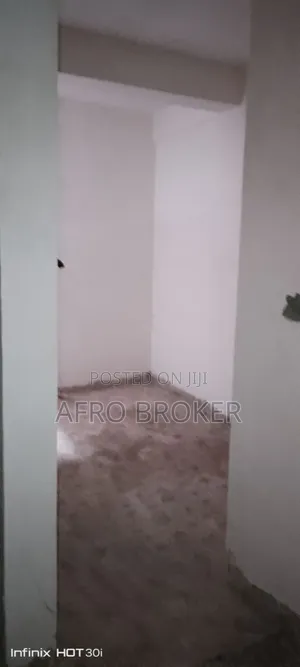 8bdrm House in Lebu Medanialem, Nifas Silk-Lafto for sale