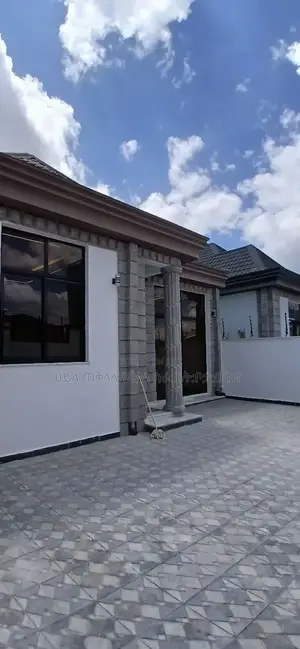 Furnished 5bdrm Villa in አያት አየር መንገድ አካባቢ, Yeka for sale