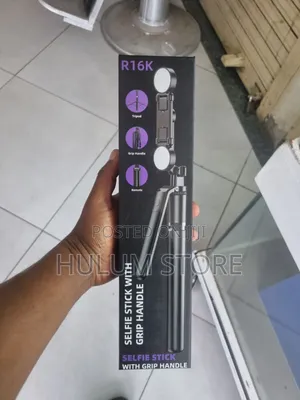 R16k Selfie Stick With Grip