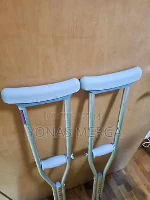 Auxiliary Crutches፵協moulded Axillary Pad for Better Comfort