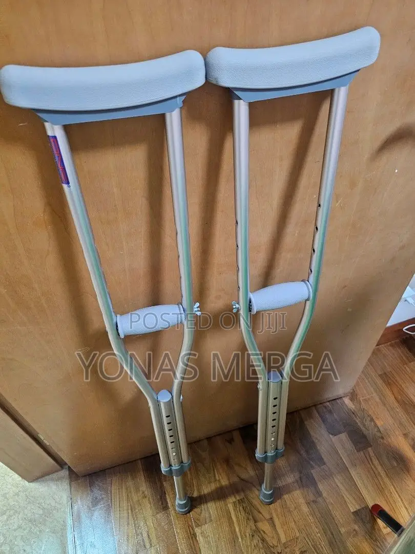 Axillary Crutches – Large፶鷁weight From Legs to Arms/Shoulder
