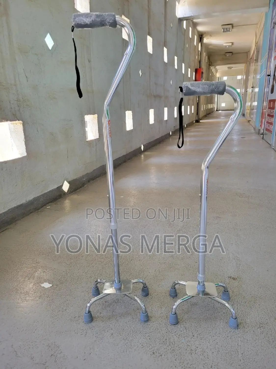 Quad Walking Cane፲华safe to Use: Non-Slip Four-Legged Base