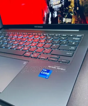 New Laptop Asus ZenBook UX510UW 16GB Intel Core I7 SSD 512GB