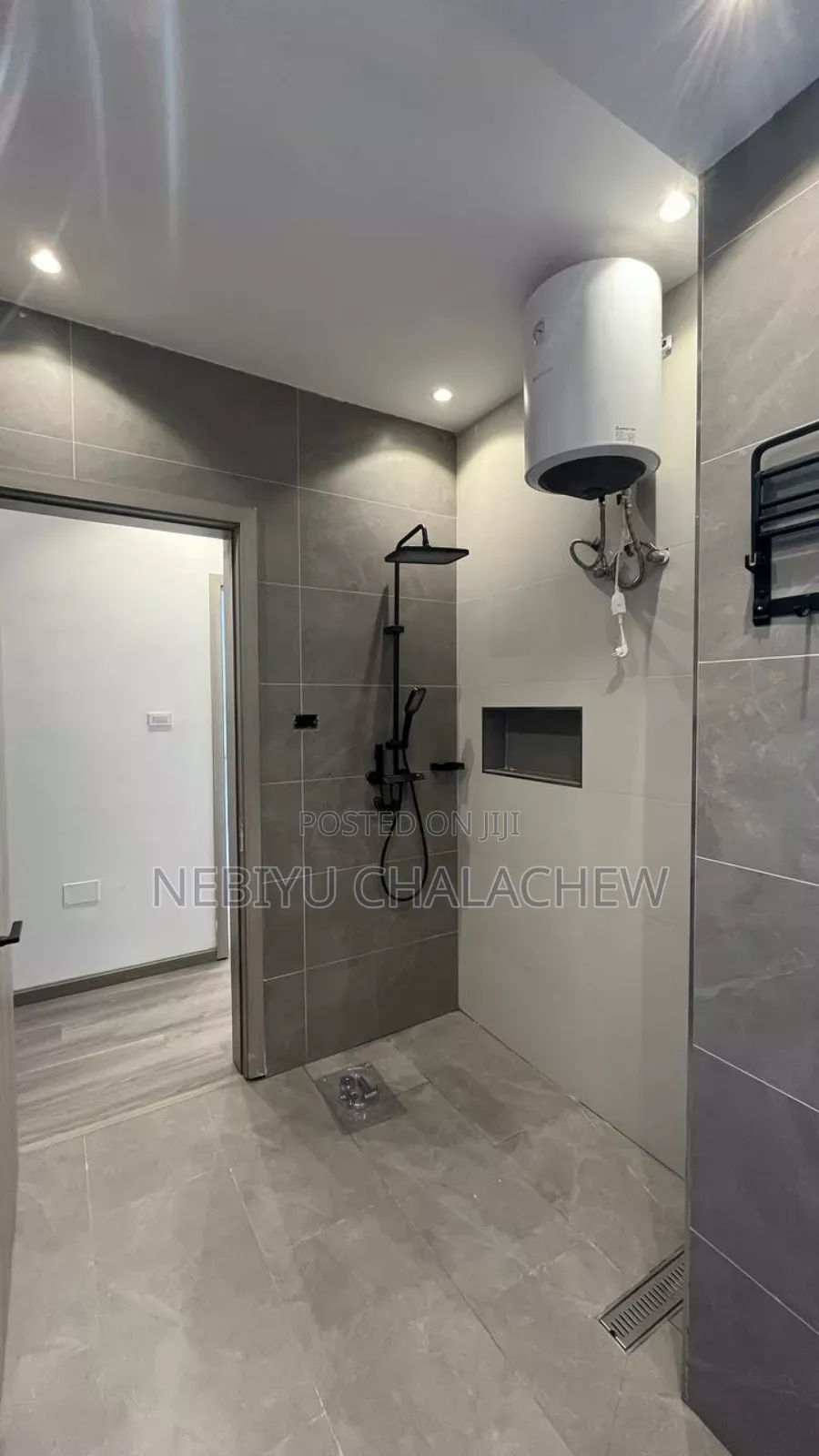 3bdrm Apartment in አዲስ ወልዴ, Kirkos for sale