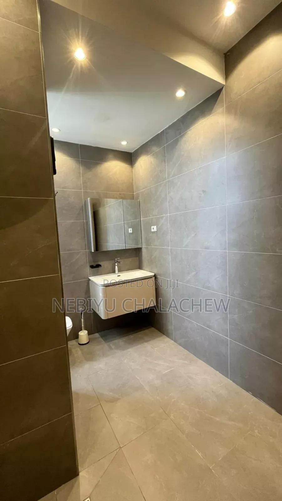 3bdrm Apartment in አዲስ ወልዴ, Kirkos for sale