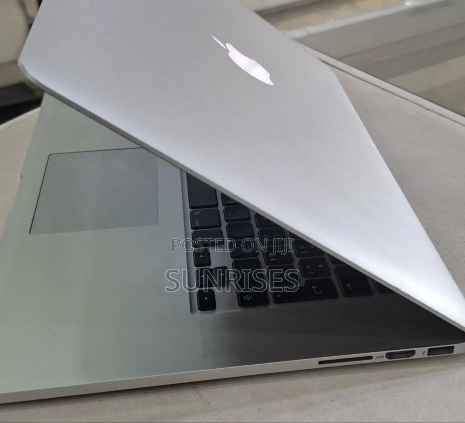 New Laptop Apple MacBook Pro 2015 16GB Intel Core I7 SSD 256GB
