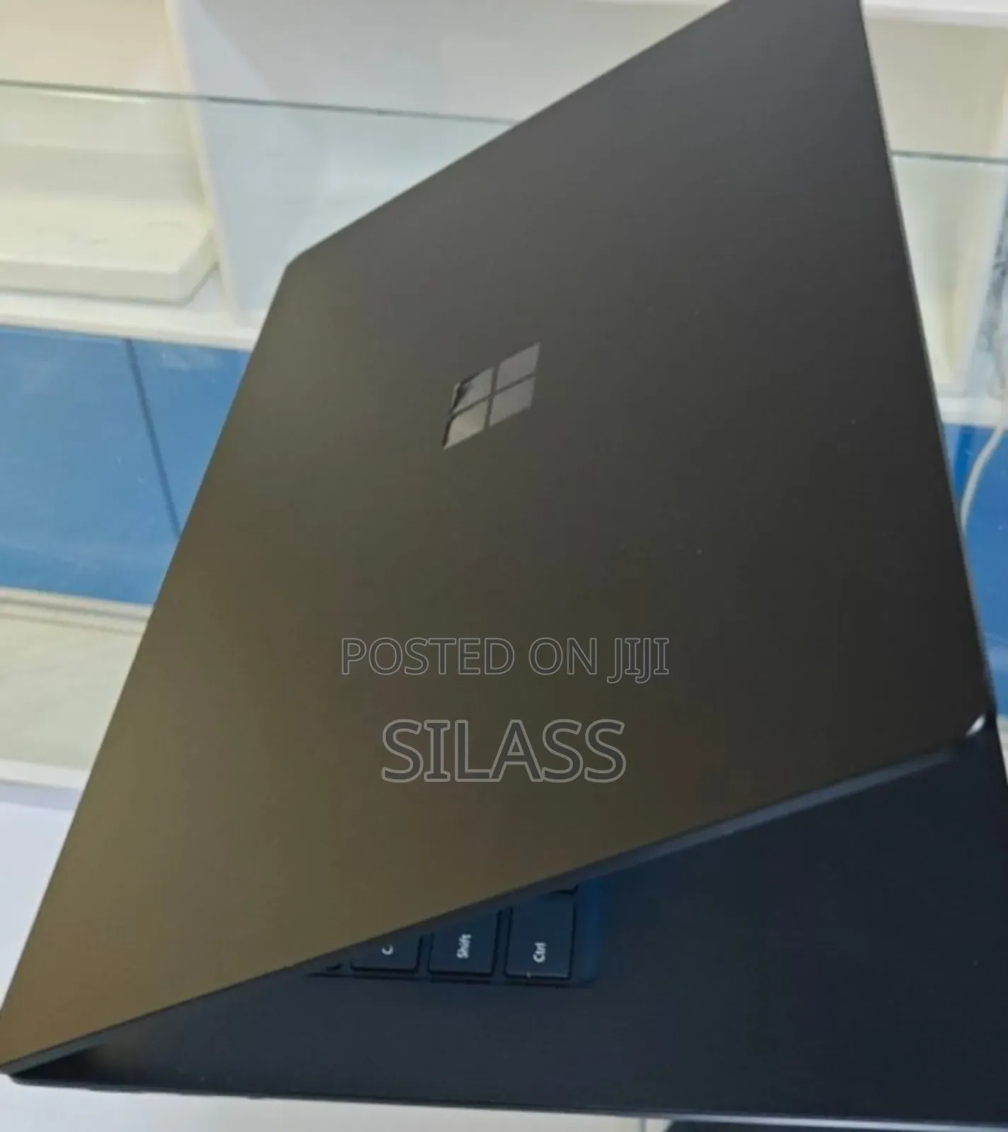 New Laptop Microsoft Surface Book 3 8GB AMD Ryzen 5 SSD 256GB