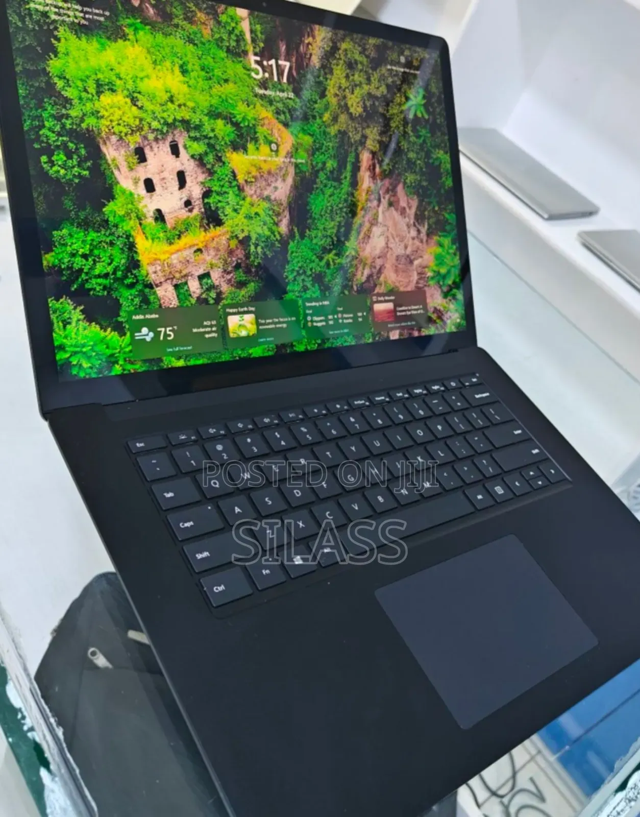 New Laptop Microsoft Surface Book 3 8GB AMD Ryzen 5 SSD 256GB