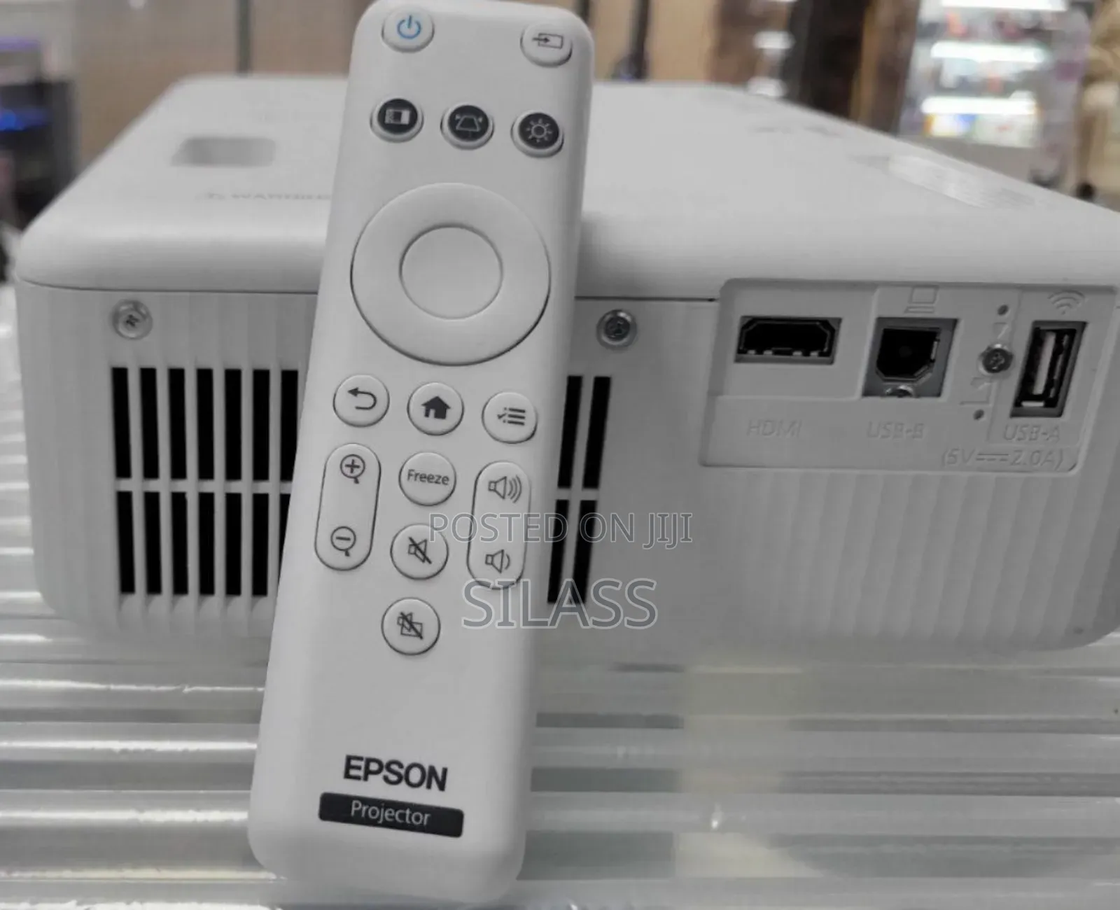 Brand New Epson Projector Co-W01 With Bag and Remote