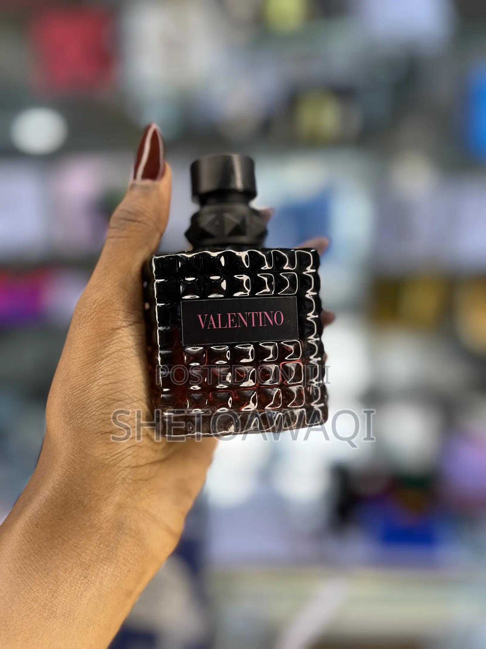 Valentino Donna Born in Roma Intense