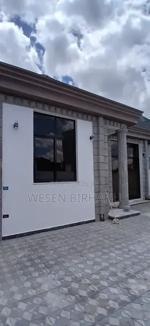 5bdrm Villa in ቪላ ቤት, Addis Ketema for sale