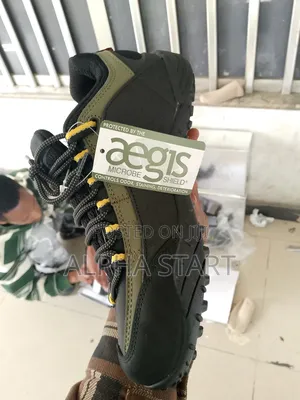 Merrell Water Proof High Master Quality Smooth Shoes for You