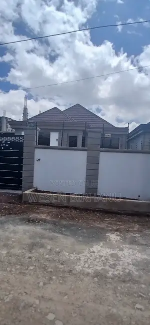 5bdrm Villa in ቪላ ቤት, Addis Ketema for rent