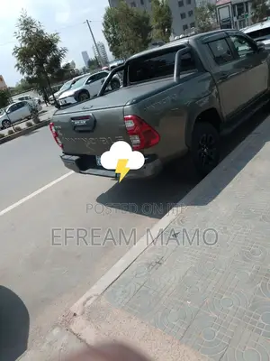 Toyota Hilux 2014 Gray