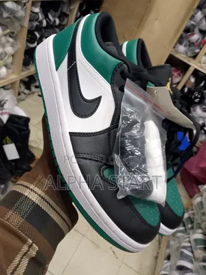 Photo - Jordan 1 Green White Black Flat Master Quality Shoes