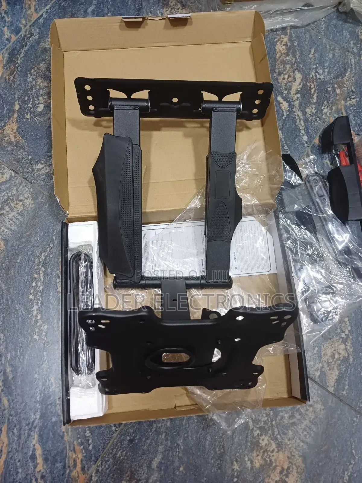 Full Motion Cantilever Tv Mount 32"65