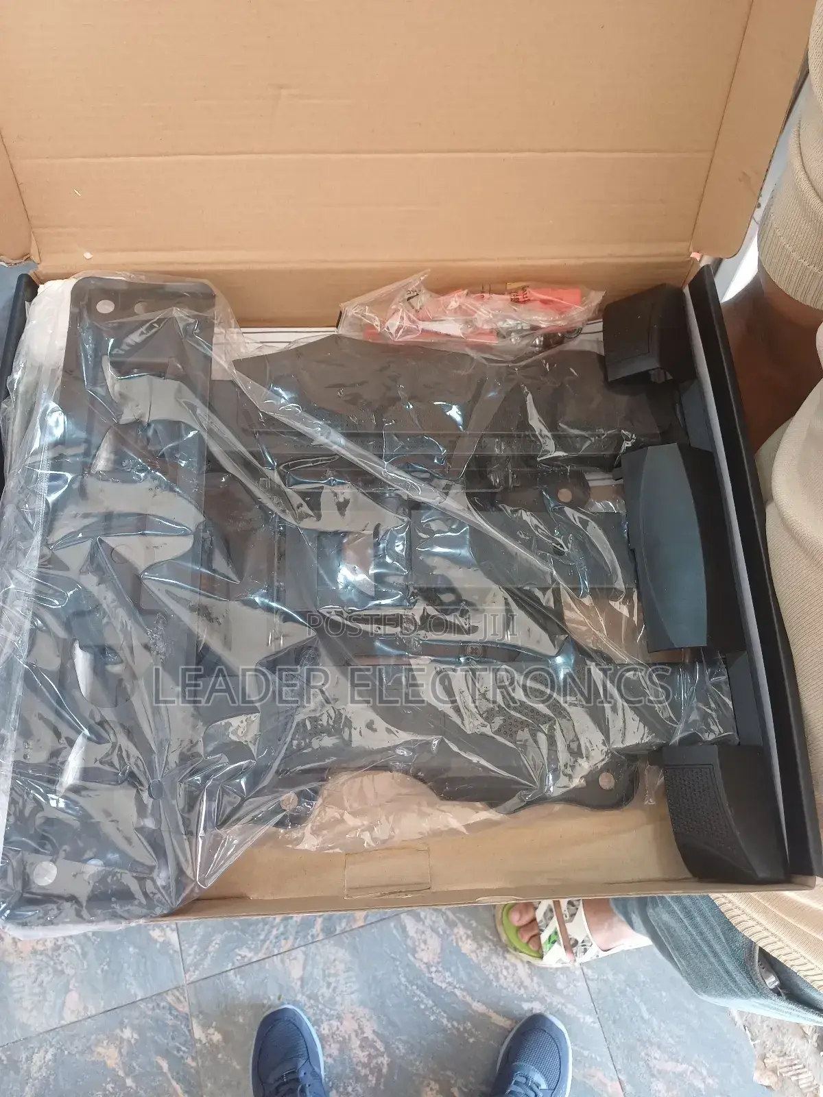 Full Motion Cantilever Tv Mount 32"65