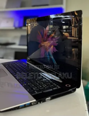 New Laptop Toshiba Satellite L70 8GB Intel Core I3 HDD 1T