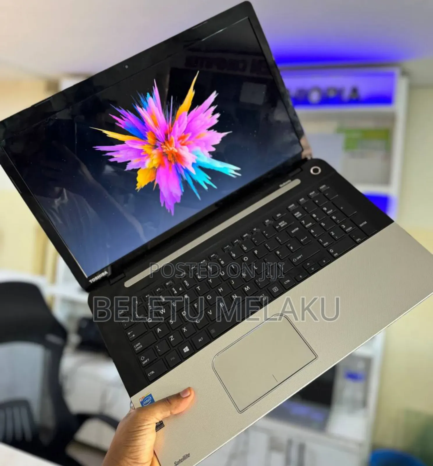 New Laptop Toshiba Satellite L70 8GB Intel Core I3 HDD 1T