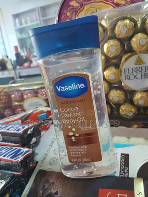 Photo - Vazeline Cocoa Radiant Body Oil