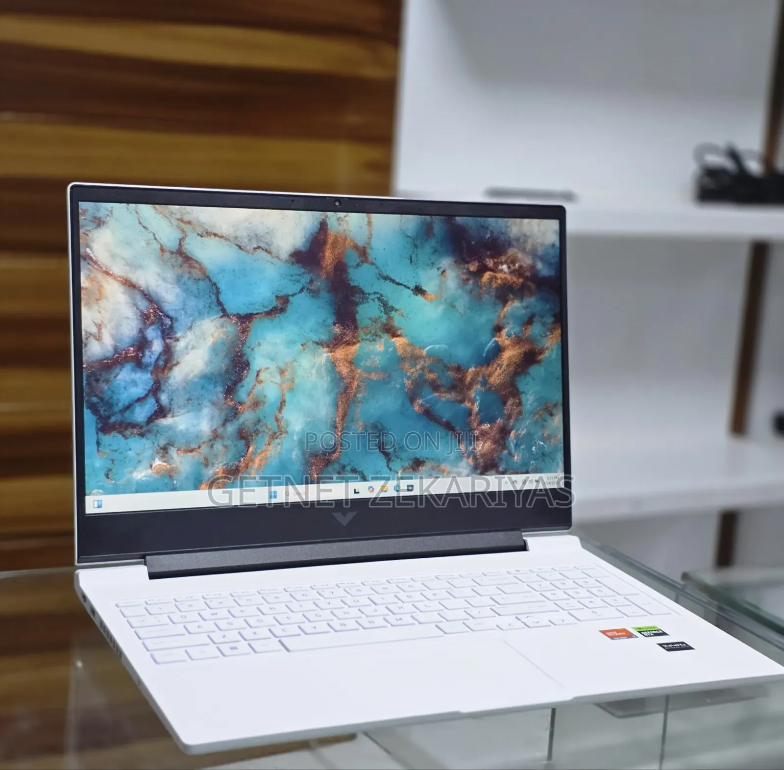 New Laptop HP Victus 15 16GB AMD Ryzen 7 SSD 1T